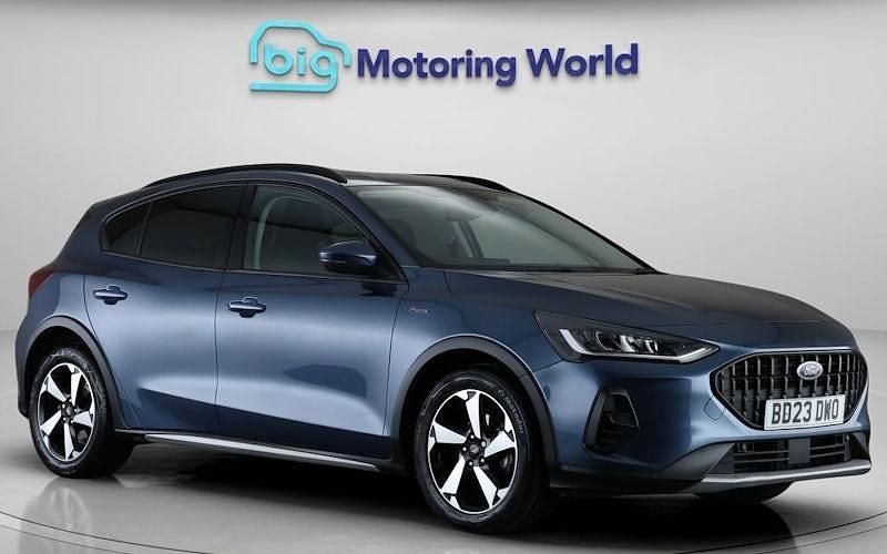 Begagnad Ford Focus Active 125 HK (91 kW) 2023 Blå Halvkombi