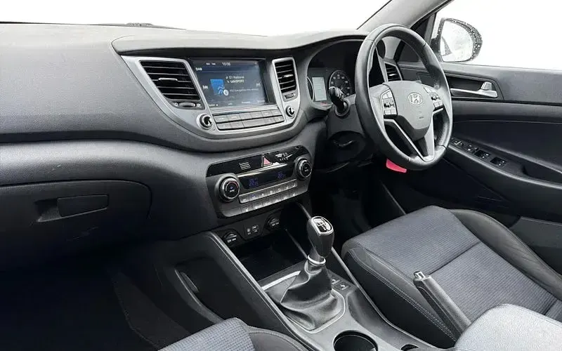 Używany Hyundai Tucson SE 177 KM (130 kW) 2017 Biały SUV