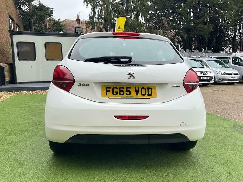Used Peugeot 208 Active 2015 White Hatchback