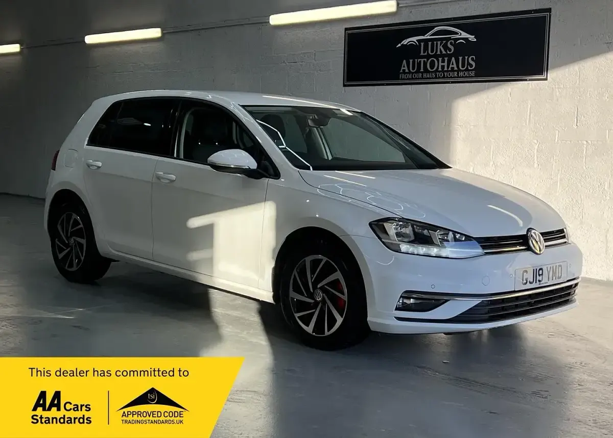 Used VW Golf VII Match 115 HP (84 kW) 2019 White Hatchback