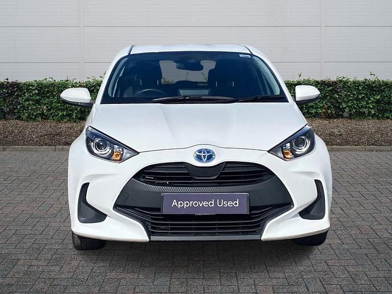 Used Toyota Yaris Hybrid 2023 White Hatchback