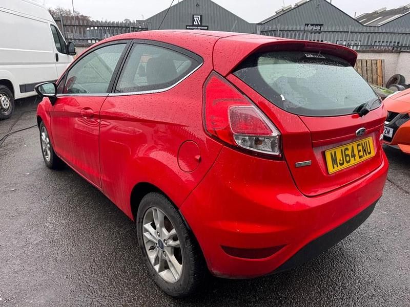 Usado Ford Fiesta Zetec 2014 Vermelho Citadino
