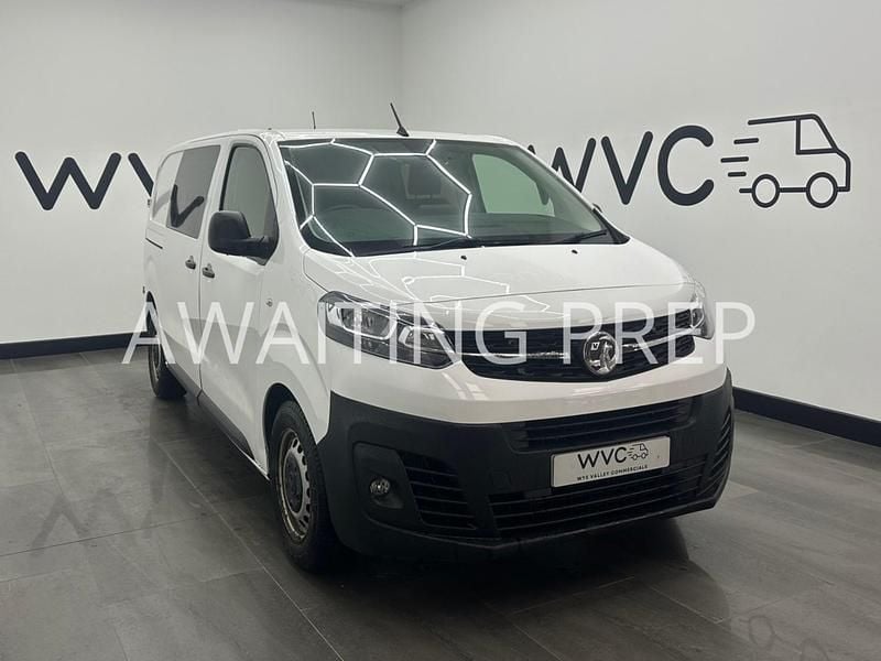 Used Vauxhall Vivaro 145 HP (106 kW) 2022 White MPV