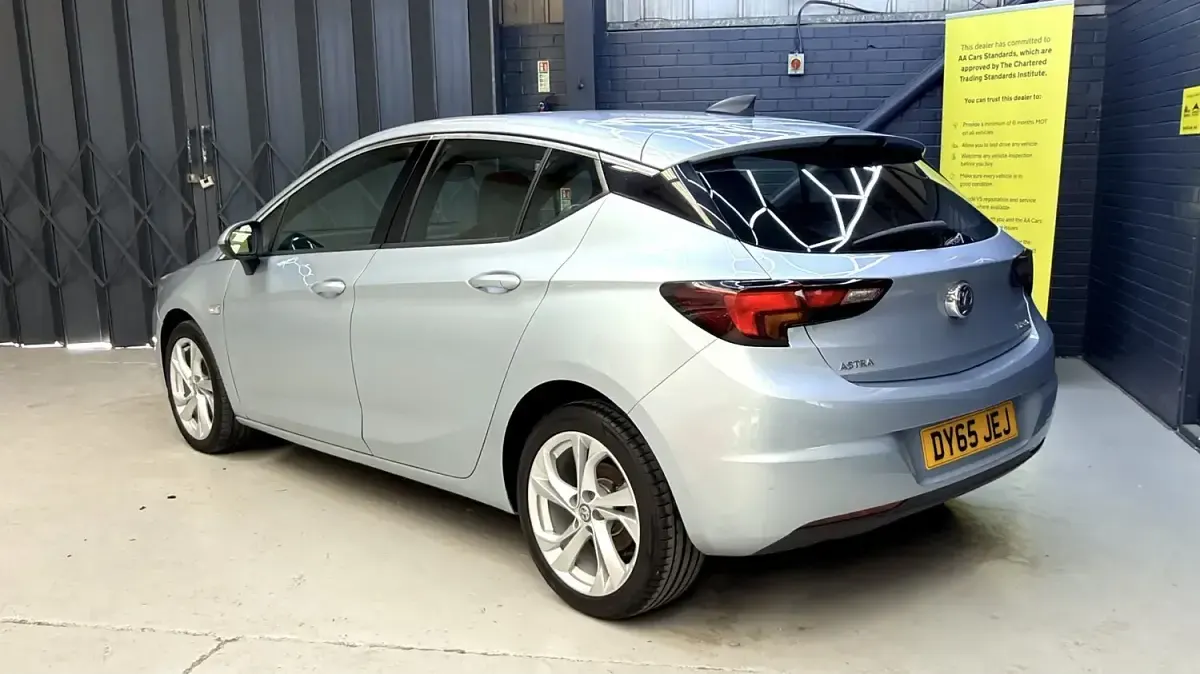 Used Vauxhall Astra SRi 150 HP (110 kW) 2016 Silver Hatchback