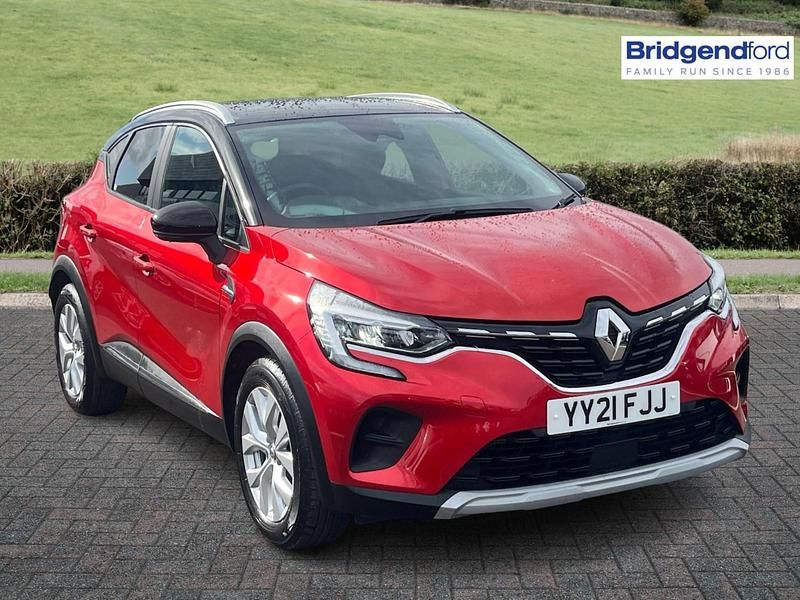 Red/black Used 2021 Renault Captur Iconic SUV | £13,800 (Good price) - Image 1/4