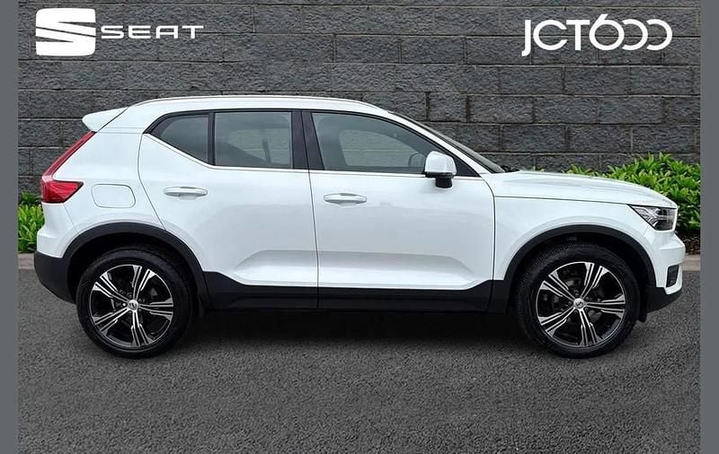 Used Volvo XC40 Inscription 161 HP (118 kW) 2021 White SUV