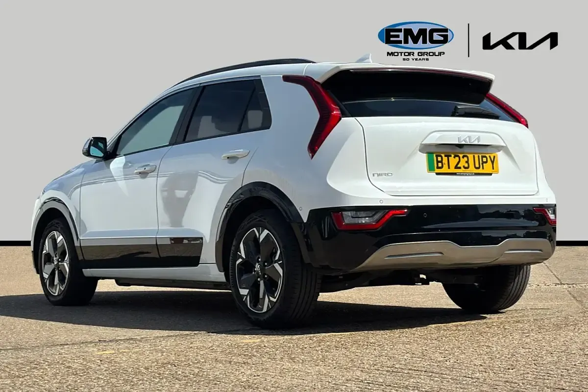 Used Kia e-Niro 150 kW (204 HP) 2023 White SUV