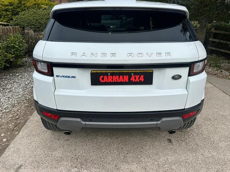 Used Land Rover Range Rover evoque SE 150 HP (110 kW) 2017 White Estate