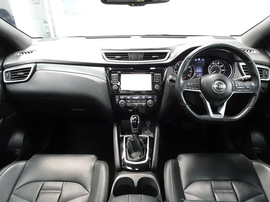 Used Nissan Qashqai S 160 HP (117 kW) 2019 Grey SUV