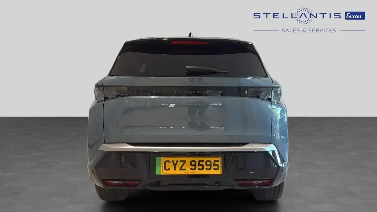 Used Peugeot e-5008 GT 152 kW (207 HP) 2024 Blue SUV