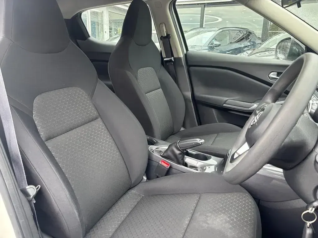 Used Nissan Juke Acenta 115 HP (84 kW) 2023 White SUV