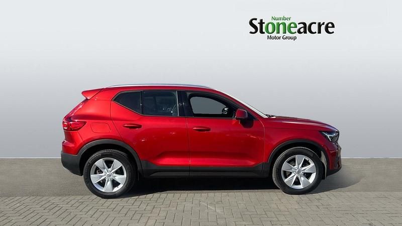 Used Volvo XC40 Core 163 HP (119 kW) 2023 Red SUV