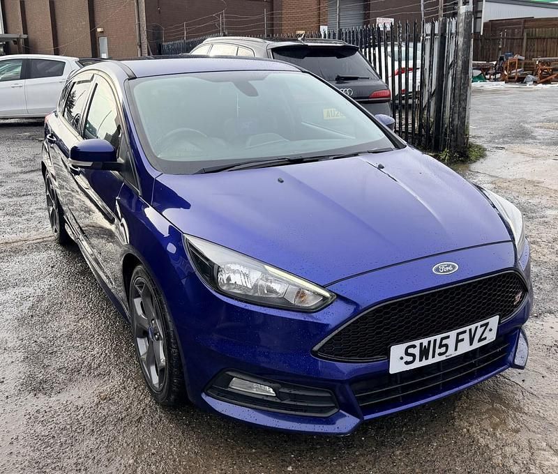 Used Ford Focus ST 2015 Blue Hatchback
