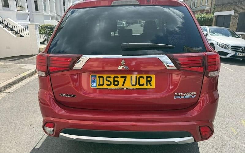 Used Mitsubishi Outlander P-HEV 203 HP (149 kW) 2018 Estate