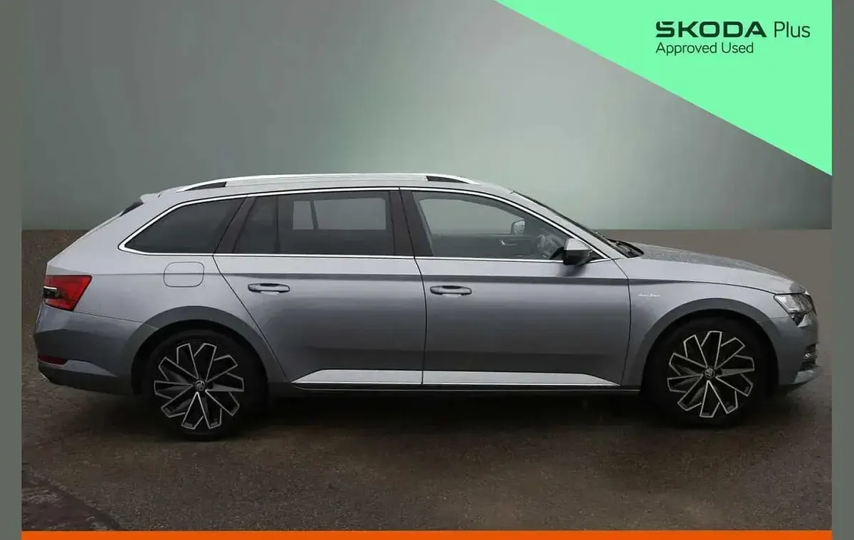 Used Skoda Superb LAURIN & KLEMENT 187 HP (137 kW) 2019 Business grey metallic Estate