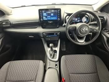 Used Toyota Yaris Hybrid Design 116 HP (85 kW) 2023 Blue Hatchback