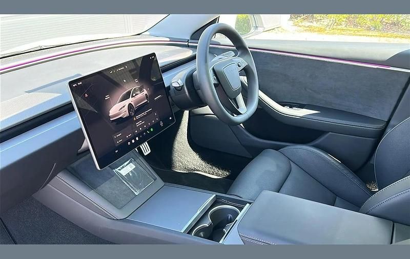 Używany Tesla Model 3 Performance 461 kW (627 KM) 2025 Biały Sedan/Limuzyna