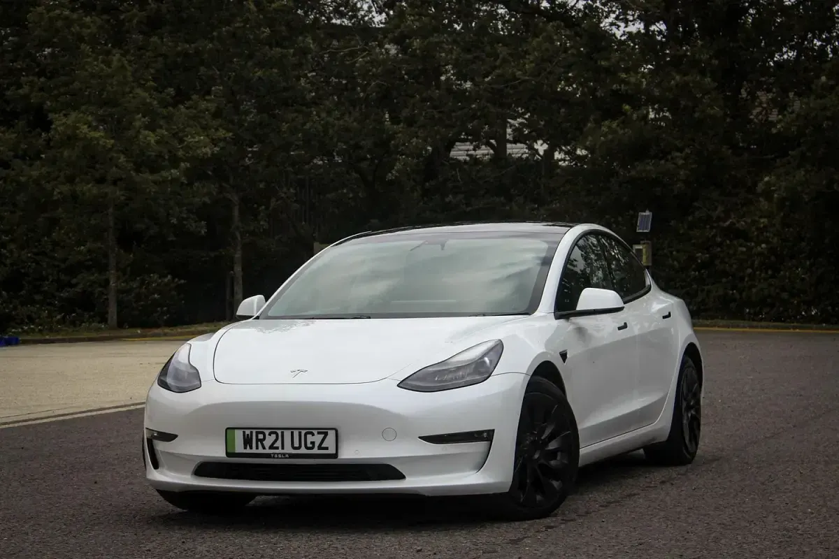 Used Tesla Model 3 366 kW (498 HP) 2021 White Sedan