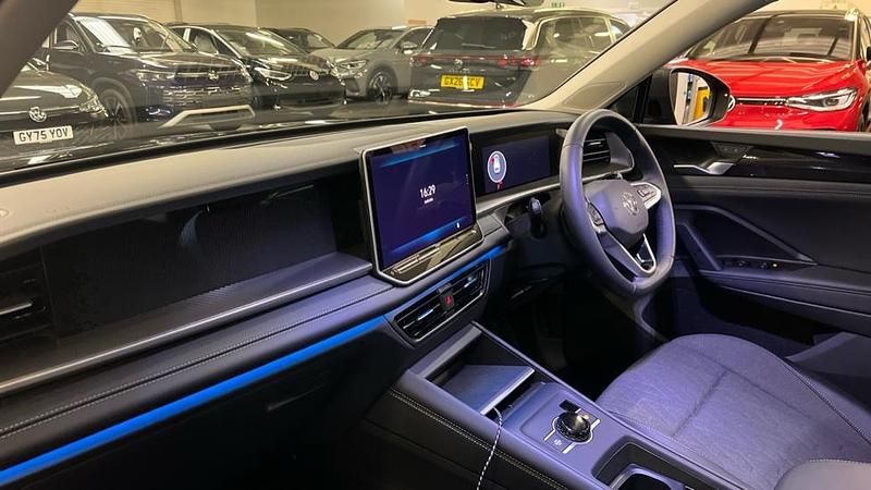 Usado VW Tayron Life 204 CV (150 kW) 2025 Gris SUV