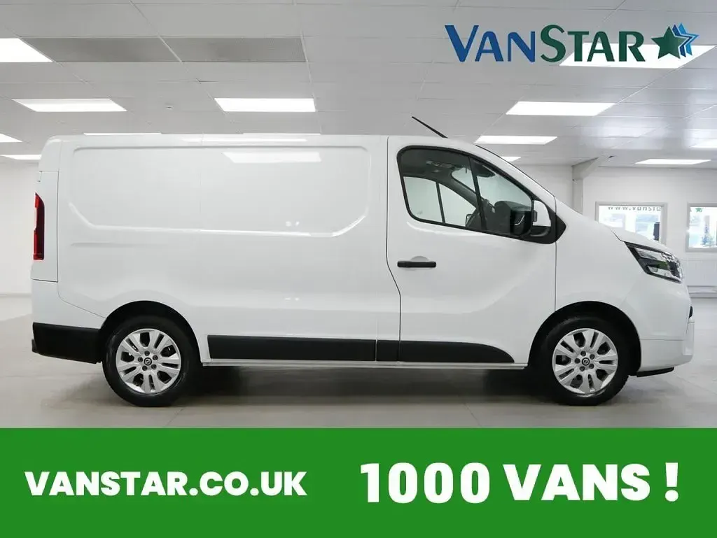 Used Nissan Primastar Tekna 110 HP (80 kW) 2023 White MPV