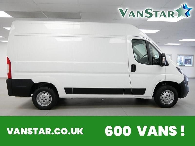 White Used 2019 Peugeot Boxer Van | £14,789 (Fair price) - Image 1/4