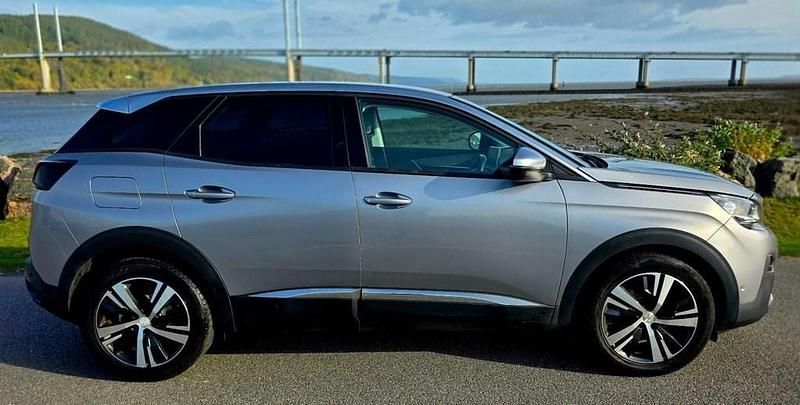 Used Peugeot 3008 Allure 120 HP (88 kW) 2018 Grey Hatchback