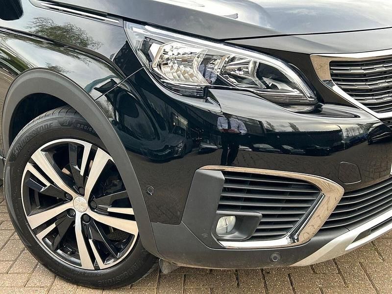 Usado Peugeot 5008 Allure 175 HP (128 kW) 2019 Preto SUV