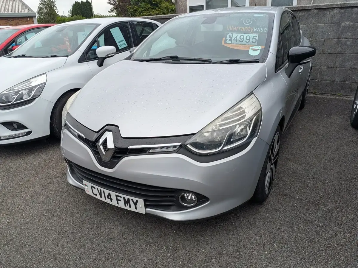 Used Renault Clio Dynamique 90 HP (66 kW) 2014 Silver Hatchback