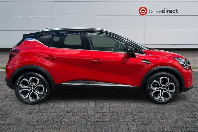 Used Renault Captur Techno 90 HP (66 kW) 2023 Red/black SUV