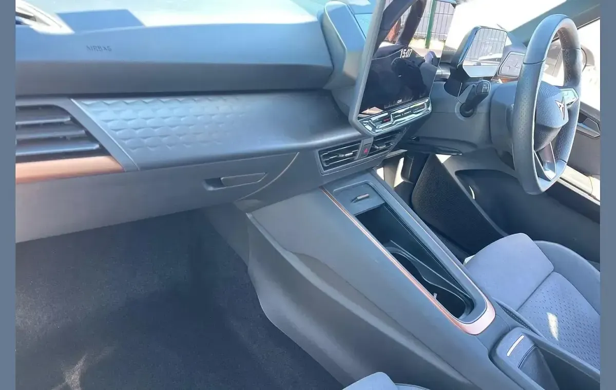 Used Cupra Born e-Boost 169 kW (231 HP) 2025 White Hatchback