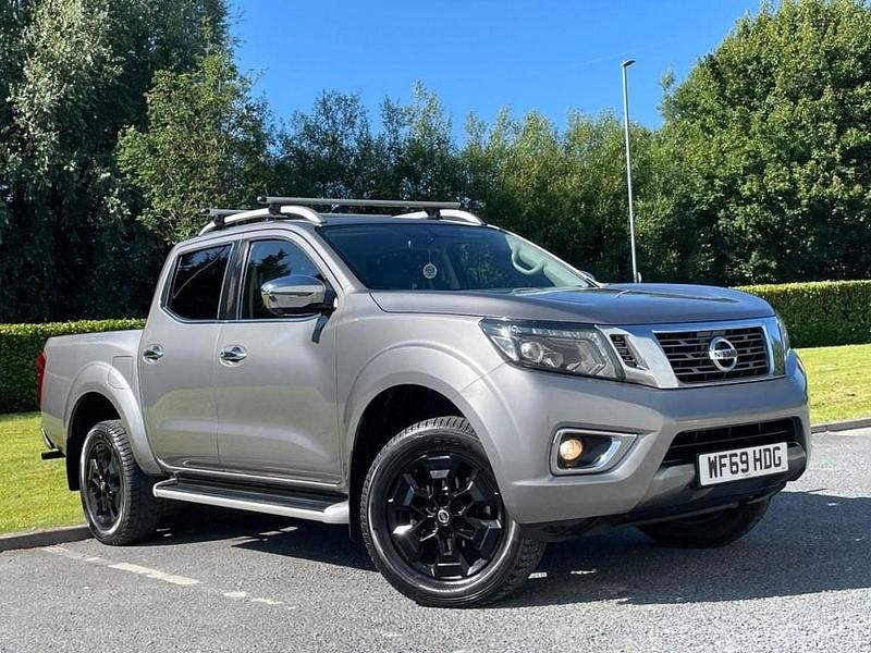 Grey Used 2019 Nissan Navara Tekna Pickup | £16,450 (Fair price) - Image 1/4