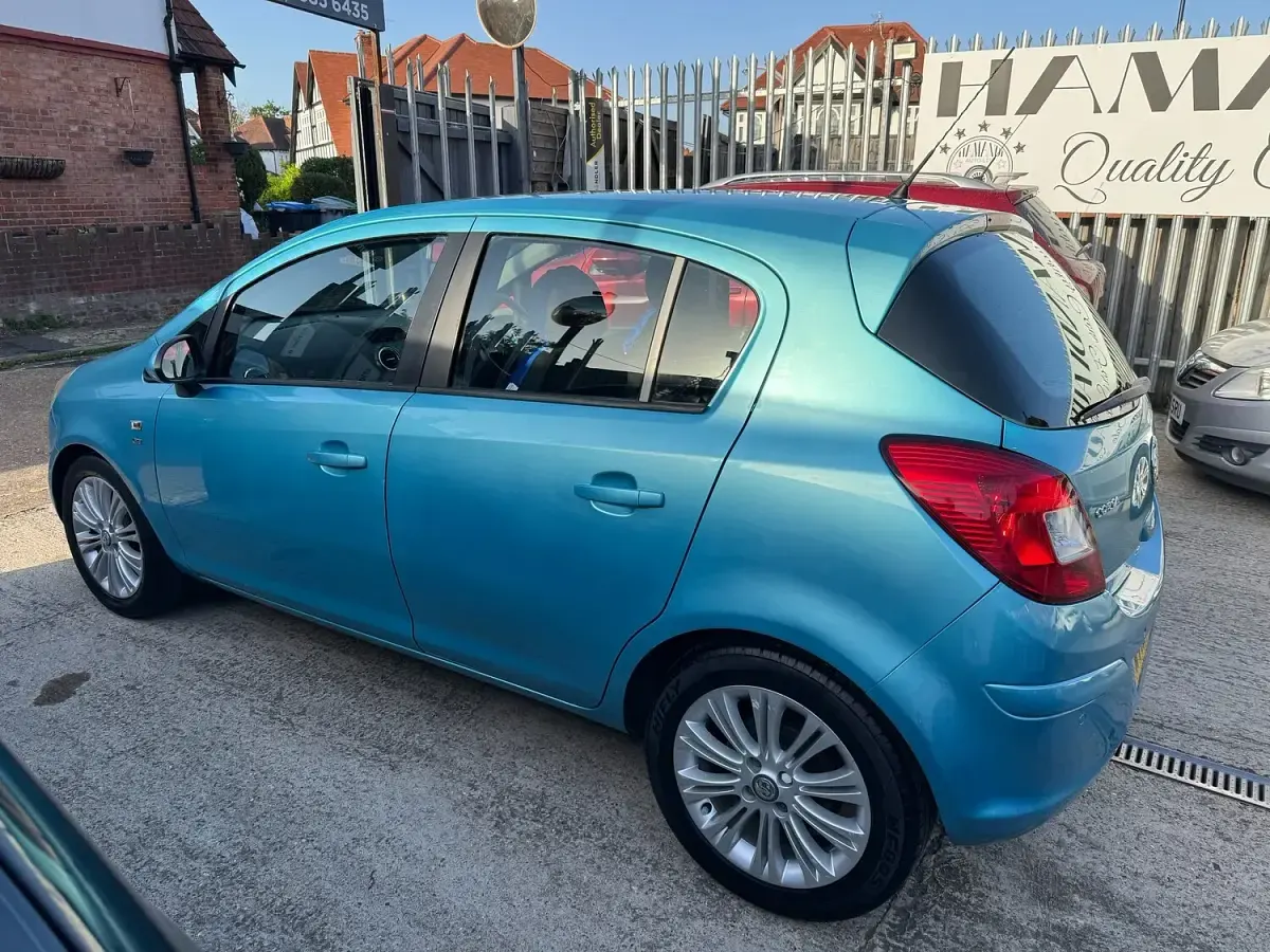 Used Vauxhall Corsa 100 HP (73 kW) 2012 Blue Hatchback