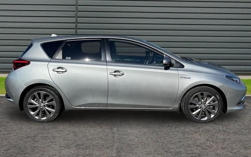 Used Toyota Auris Hybrid 136 HP (100 kW) 2019 Hatchback
