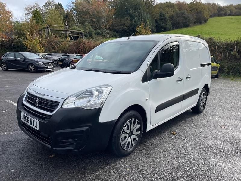 Used Peugeot Partner 2017 White MPV