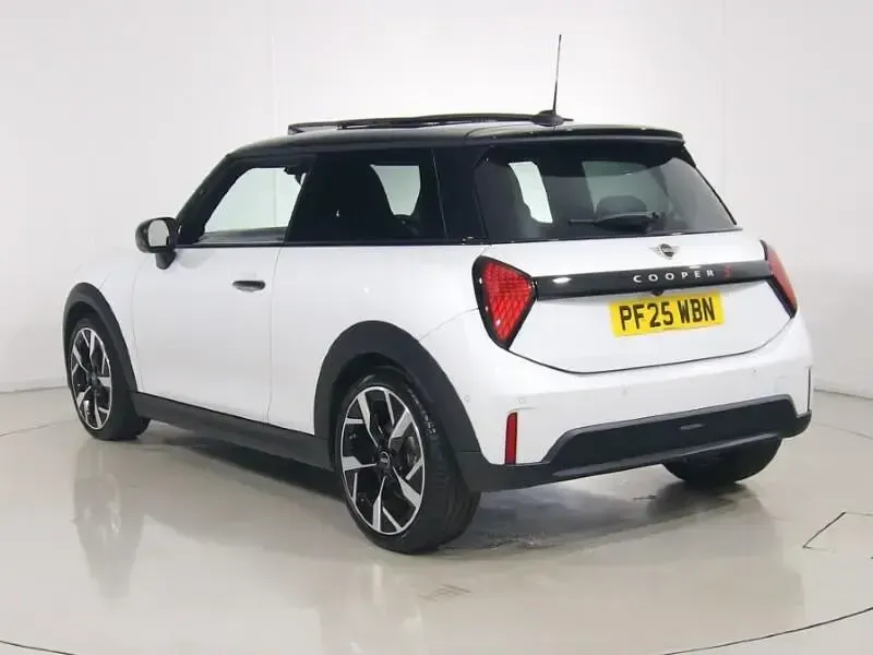 Used Mini Cooper S Hatch 201 HP (147 kW) 2025 White Hatchback