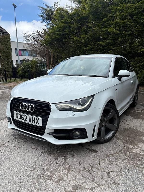 Used Audi A1 Black Edition 143 HP (105 kW) 2013 White Hatchback