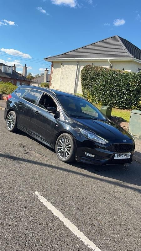 Used Ford Focus ST-Line 125 HP (91 kW) 2017 Black Estate