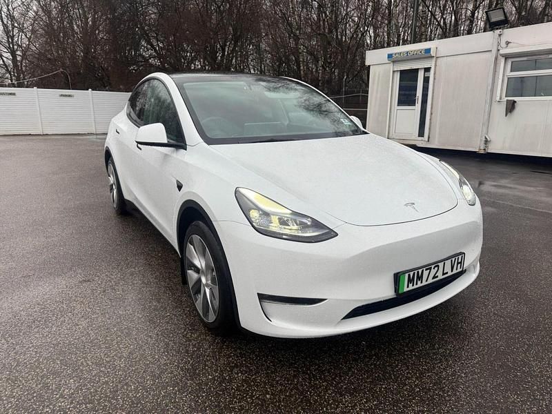 White Used 2022 Tesla Model Y Long Range AWD SUV | £25,500 (Fair price) - Image 1/2