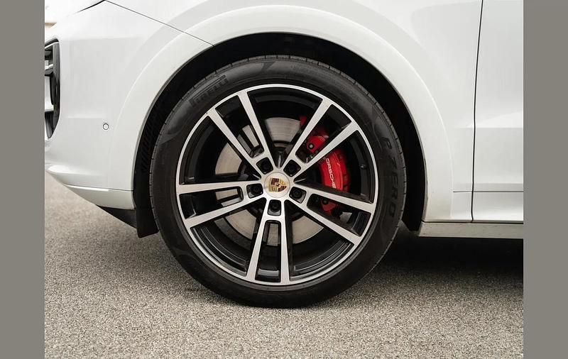 Used Porsche Cayenne S 468 HP (344 kW) 2023 White SUV