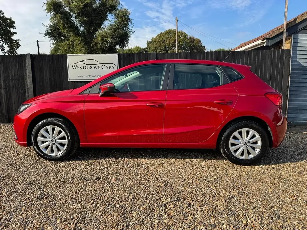 Usado Seat Ibiza SE 2023 Vermelho Citadino