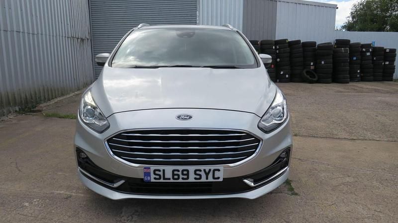 Used Ford S-MAX Titanium 2019 Silver MPV