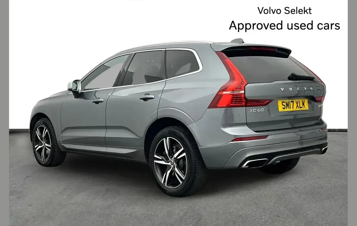 Used Volvo XC60 R-Design 188 HP (138 kW) 2017 Grey SUV