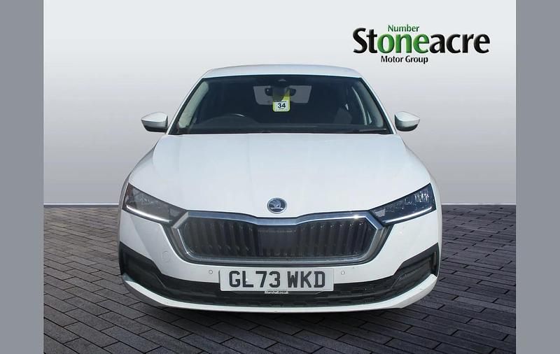 Usado Skoda Octavia SE Technology 110 CV (80 kW) 2024 Blanco Utilitario