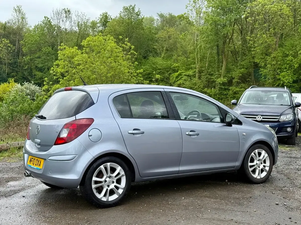Used Vauxhall Corsa 85 HP (62 kW) 2010 Silver Hatchback