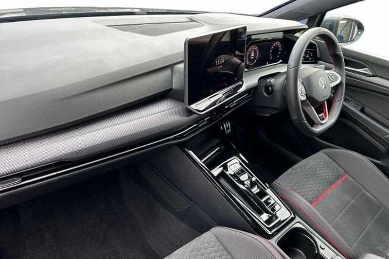 Used VW Golf VIII 300 HP (220 kW) 2025