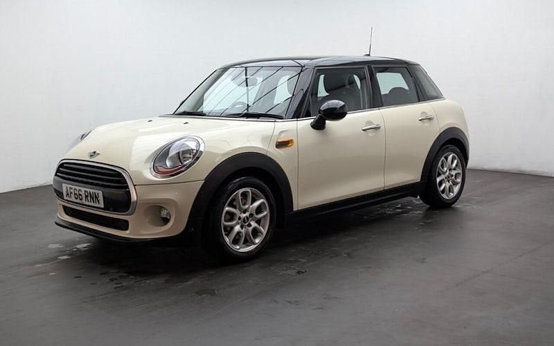 Used Mini Cooper Hatch 136 HP (100 kW) 2016 White Hatchback
