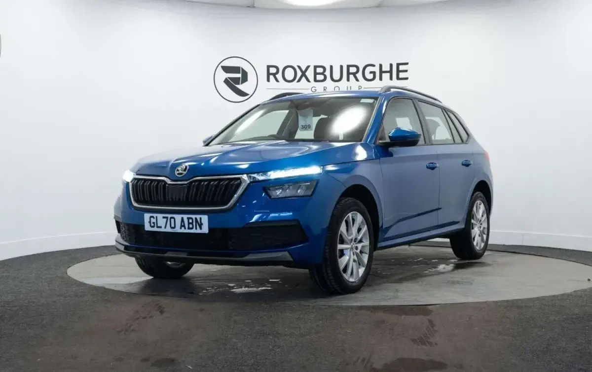 Usado Skoda Kamiq SE 116 HP (85 kW) 2020 Azul SUV