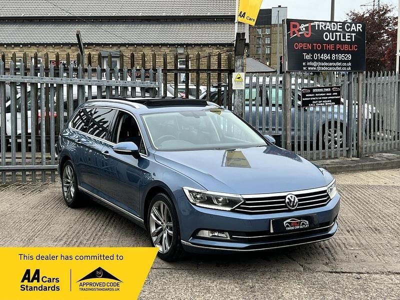 Blue Used 2018 VW Passat GT Estate | £13,895 (Fair price) - Image 1/3