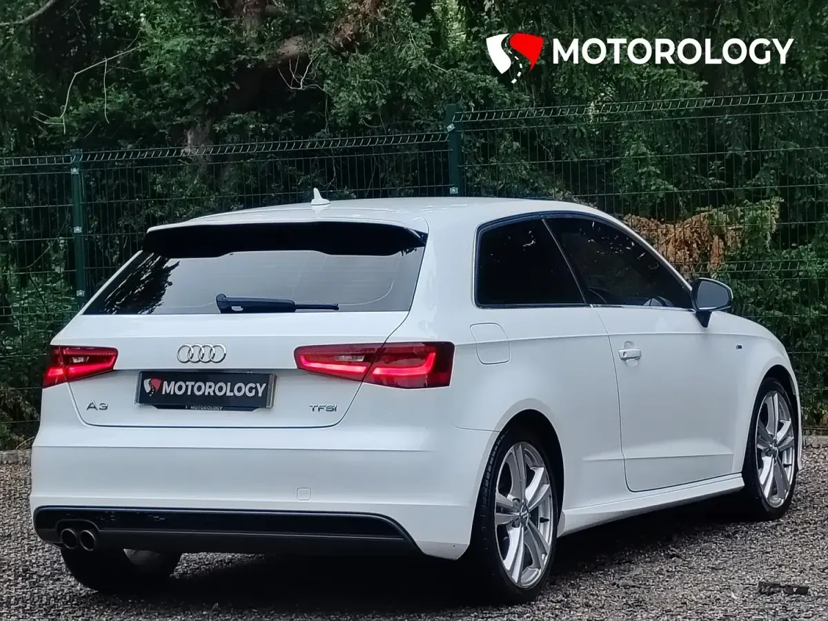 Used Audi A3 S-Line 125 HP (91 kW) 2016 White Hatchback