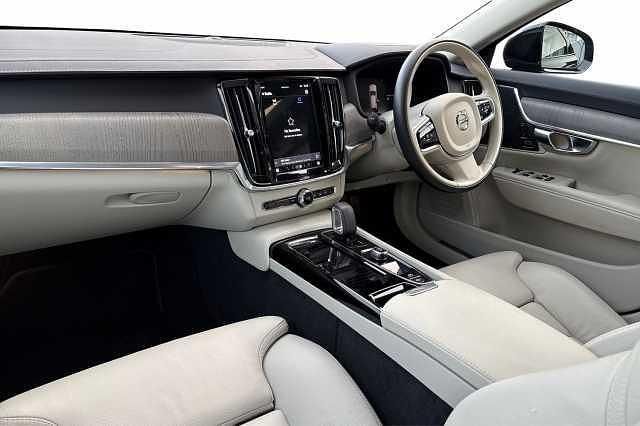 Used Volvo V90 Plus 345 HP (253 kW) 2024 Black Estate